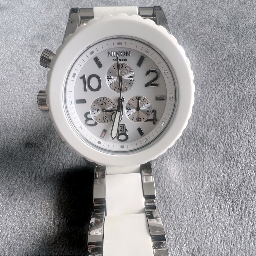 Nixon 42-20 Chrono white ceramic and silver watch 42mm